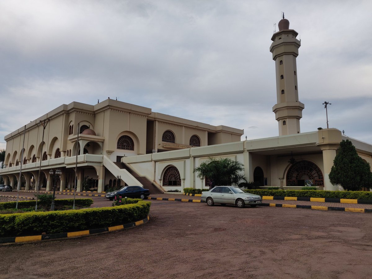 I had never visited the National mosque of Kampala and it was something I really wanted to tick off my bucket list so had the opportunity to do it with a day tour of Kampala city.