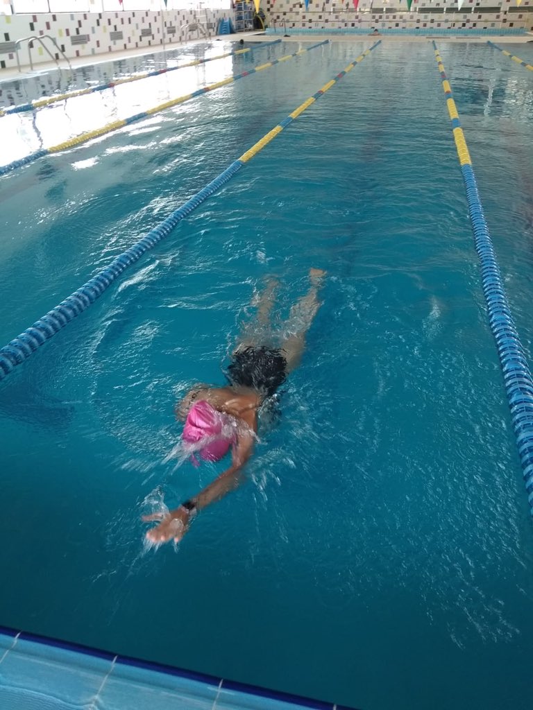 cdfuentedeltoro's tweet photo. Ven a 🏊🏿🏊🏻‍♀️ a nuestras piscinas 
El medio acuático gracias es un medio seguro para entrenar
✅ Piscina cubierta
✅ 4 chorros de hidromasaje
✅ Piscina de verano 
✅ Calles para nado libre
✅ Vaso recreativo para los más 👶🏻👧🏿
✅ Limpiezas y desinfecciones diarias 
#piscina #verano https://t.co/86AnKAeMMX