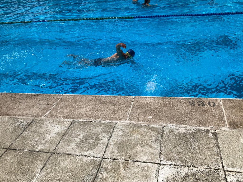 cdfuentedeltoro's tweet photo. Ven a 🏊🏿🏊🏻‍♀️ a nuestras piscinas 
El medio acuático gracias es un medio seguro para entrenar
✅ Piscina cubierta
✅ 4 chorros de hidromasaje
✅ Piscina de verano 
✅ Calles para nado libre
✅ Vaso recreativo para los más 👶🏻👧🏿
✅ Limpiezas y desinfecciones diarias 
#piscina #verano https://t.co/86AnKAeMMX