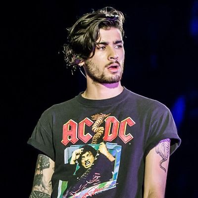 ot5sunflower's tweet photo. I dont wanna sound dramatic but I’ll take a bullet for him. 
WE LOVE YOU ZAYN https://t.co/Hk67K3NjMF