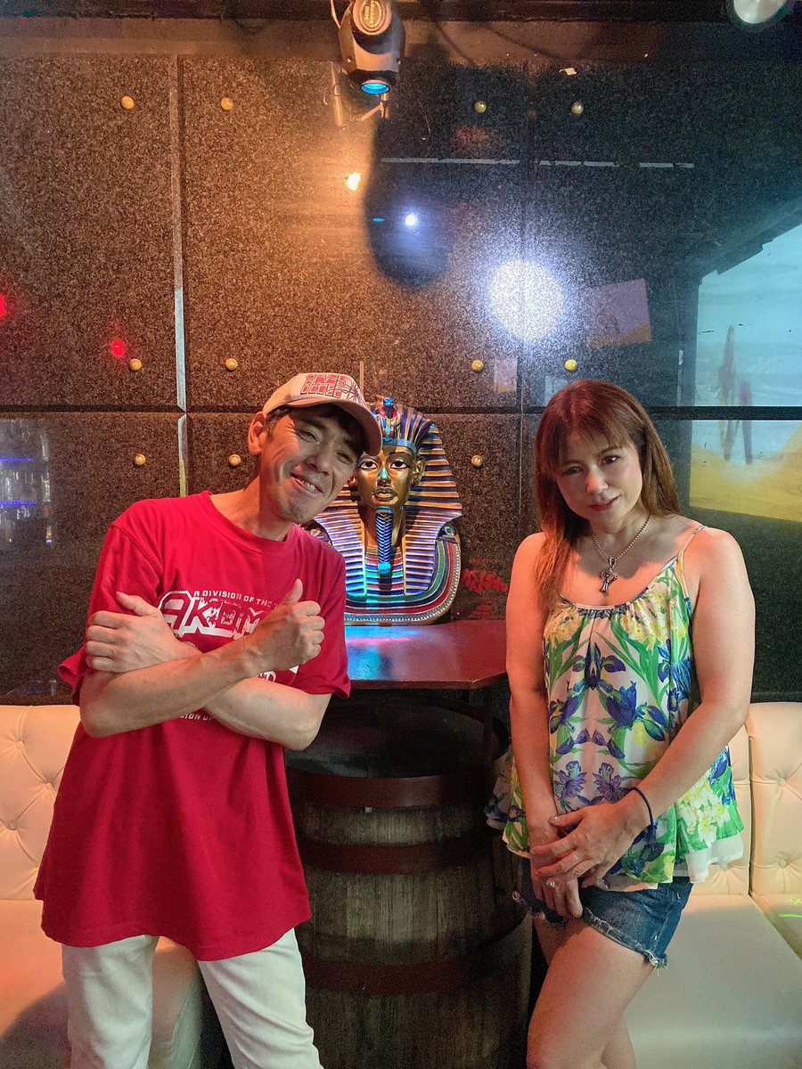 DjYoden's tweet photo. 先日のBLACKMUSICNIGHTにお越し頂きましたお客様とツーショット。
めっちゃ楽しいDJでした。
ありがとうございます😊
#WorldPub #ワールドパブ #DJEvent #BlackMusicNight #Saturday #北新地の面白い店
#djyoden
#hiphop
#R&B
#reggae
#allmix
#EDM
#dance https://t.co/xekfgBMZ67