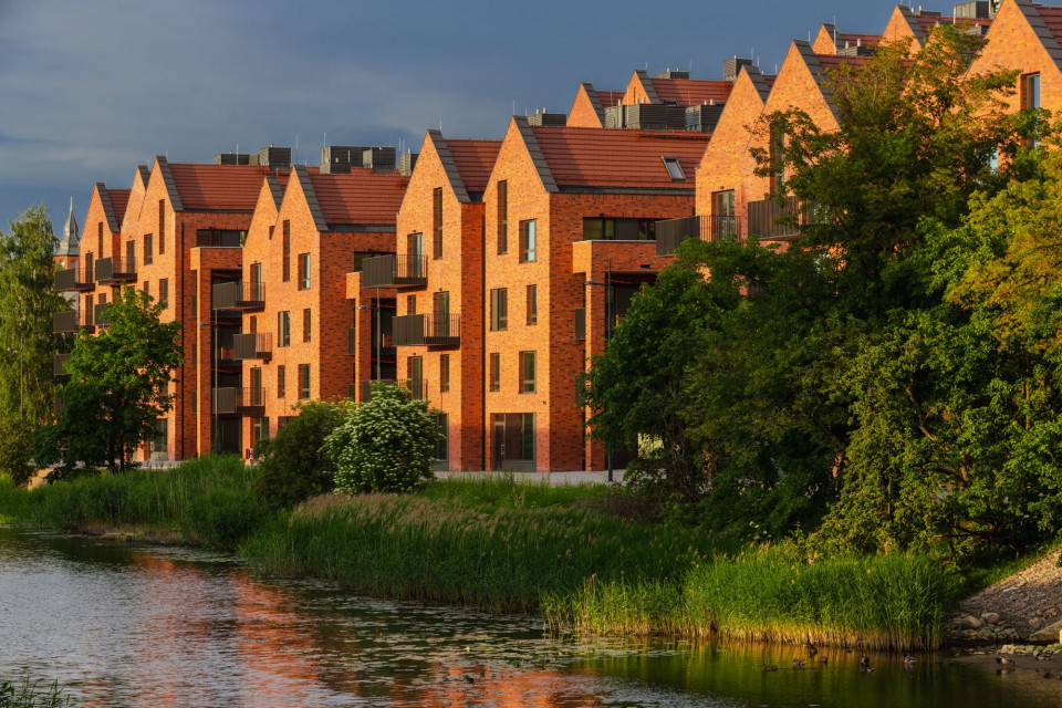 PropertyDesign_'s tweet photo. Szymon Wojciechowski: Chcieliśmy stworzyć klasyk, a nie modny i krótkotrwały bestseller. 
@APAwoj dla #vastint #riverview #nowainwestycja
Więcej: https://t.co/ZD7wqjPCKp https://t.co/DUVAHuEKip