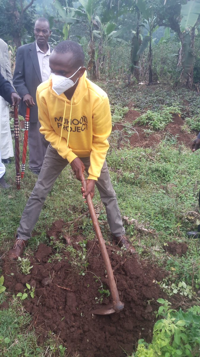 kakensaug's tweet photo. Together with the Umukhungu Babukusu Joseph Kanyanya and his people, we have launched the campaigned UMTEC, I.e Umukhungu and Muhoozi Tree planting campaign for Mt Elgon area. #MKINEASTERN in Bududa #MuhooziProject #M72021 #MK2026 https://t.co/9uN1YxBdW0