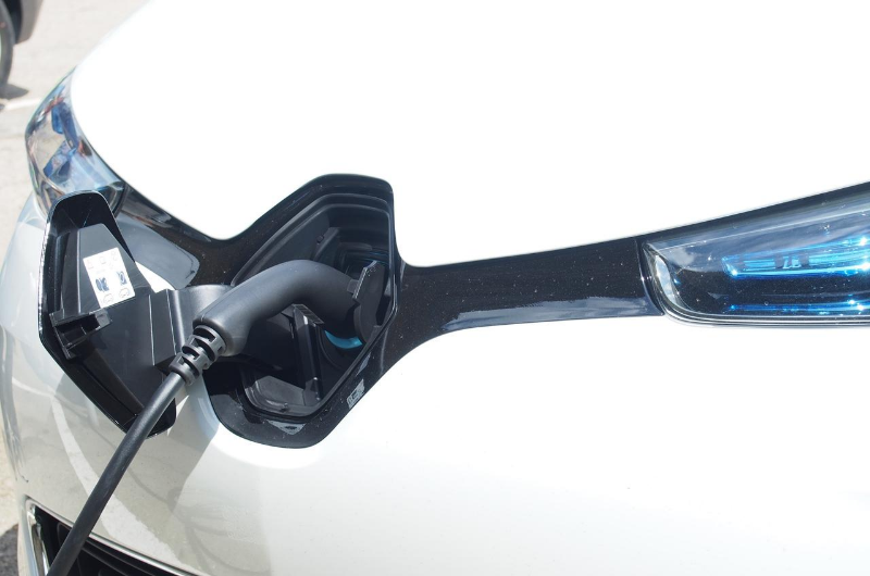 AvereFrance's tweet photo. Les forces de l’ordre vont recevoir 1 150 véhicules #électriques https://t.co/czJW8gCgFb https://t.co/ARobYHQJ3z