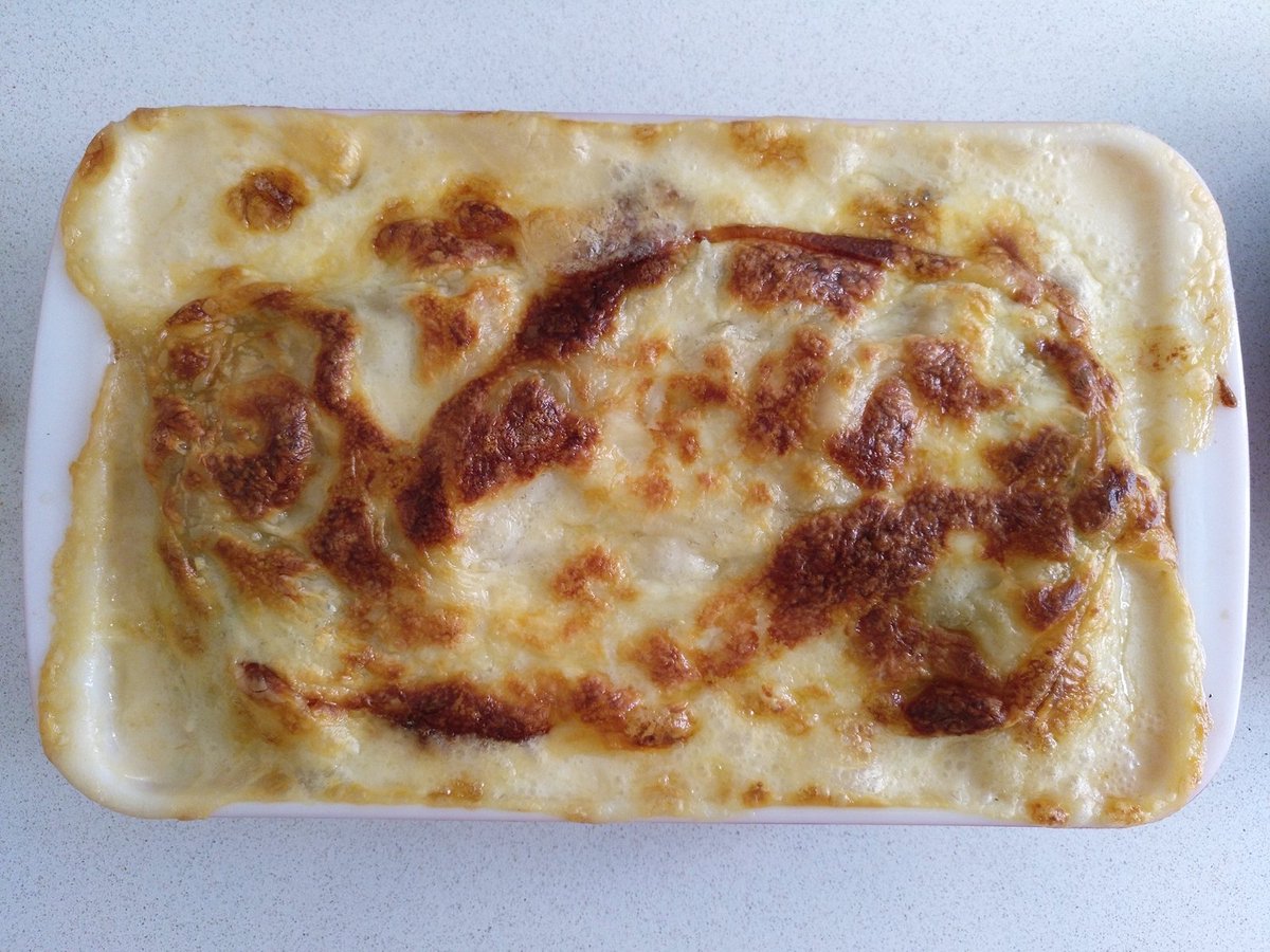 _comerplacer_'s tweet photo. Lasaña de trigueros, champiñones y espinacas. Con mucha mozzarella y una salsita rápida de tomate con bien de cebolla y ajo.
⠀
#comeresunplacer #instafood #instayum #foodlover #foodie #home
#homemade #italianfood #typicalitalian #lasagna #lasaña #vegetarian #vegetables #veggie https://t.co/TpEMeDDPvy