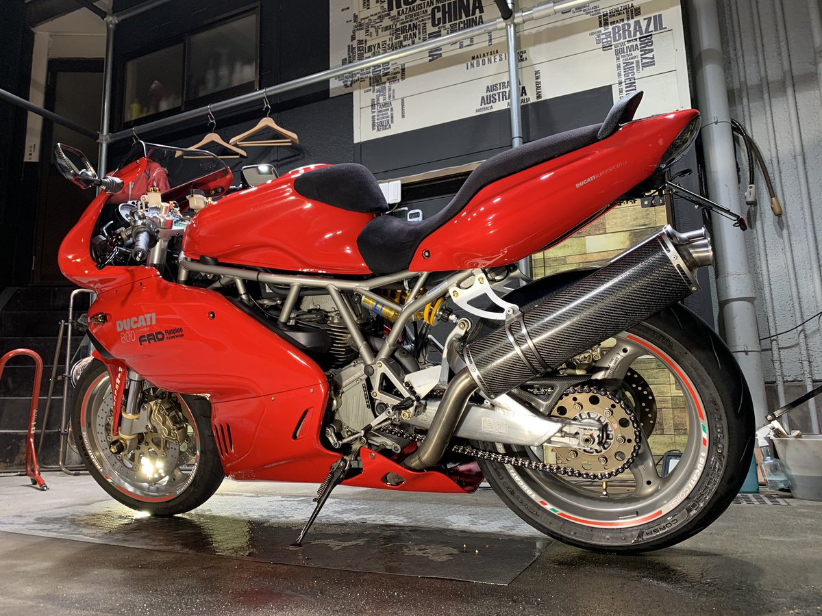 RebornBikewash's tweet photo. DUCATI SS800🏍
手洗い洗車STご利用頂きありがとうございます🌟
#reborn
#rebornbikewash
#バイク洗車
#墨田区
#洗車
#バイクが好きだ
#バイクのある生活
#チェーンメンテナンス
#撥水コーティング
#bikewash
#motowash
#motorlife
#motorcycle
#motorbike
#motor
#moto
#bike
#ducati
#ss800 https://t.co/9G4tRMckfS