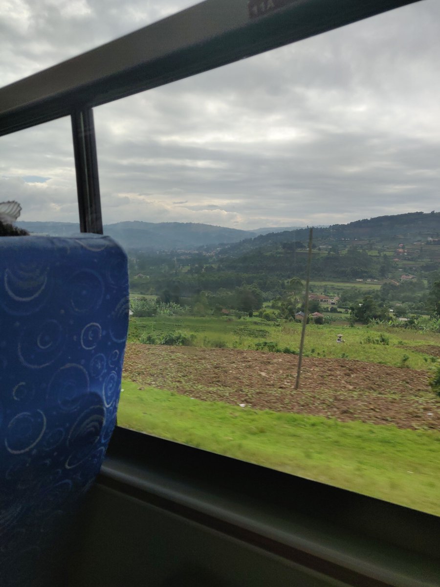 The journey is long but doesn't worry. There are a few stops for breaks and I really need those, I should share travel hack for 6ft plus travelers 