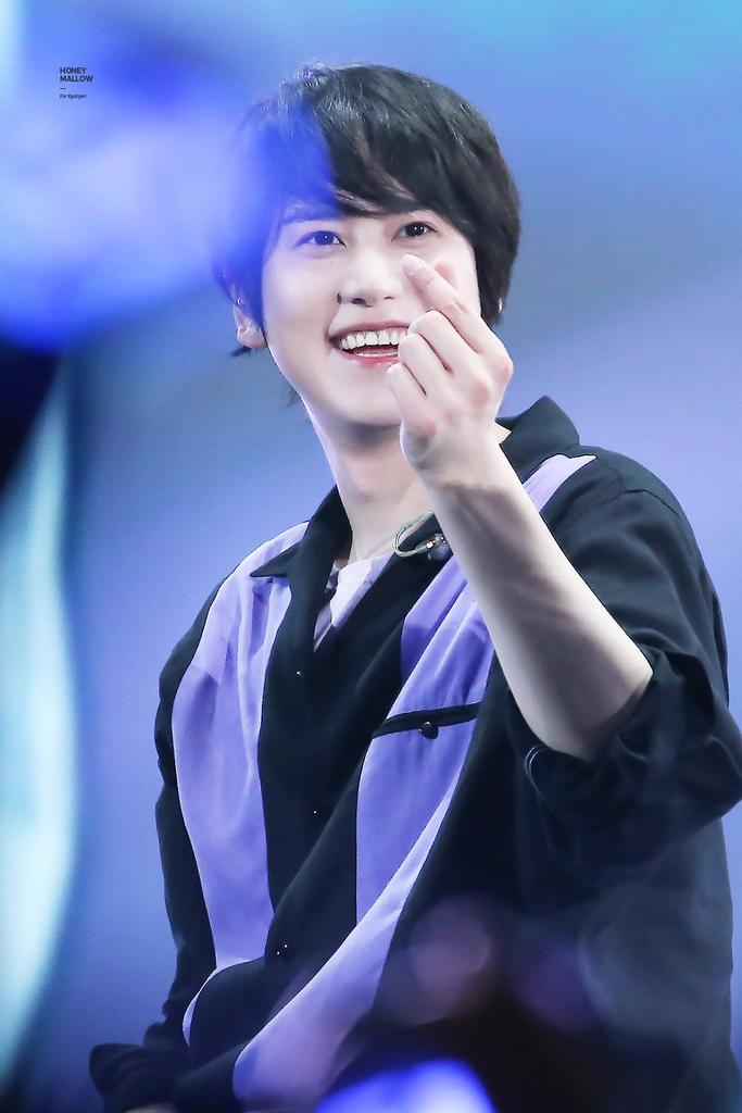 Yezonk_ssi's tweet photo. Ututututuu anak ganteng~ kalo senyum jd makin ganteng~ (○ﾟεﾟ○)
#WeLoveYouKyuhyun #규현아_사랑해  #WeLoveYouKyuhyun #규현아_사랑해 #WeLoveYouKyuhyun #규현아_사랑해  #WeLoveYouKyuhyun #규현아_사랑해 #WeLoveYouKyuhyun #규현아_사랑해 @GaemGyu @SJofficial https://t.co/tuRV5wwl8Y
