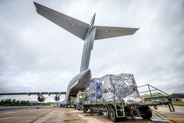 NATOpoRusski's tweet photo. .@UKNATO: Знаете ли вы, что #НАТО и союзники играют ключевую роль в борьбе с глобальной пандемией и уменьшению ее воздействия? На этой неделе #NationalPhotoWeek 🇬🇧 представляем некоторые способы, которыми союзники по НАТО помогают по всему 🌍

#коронавирус https://t.co/4wVoYpo8Nj