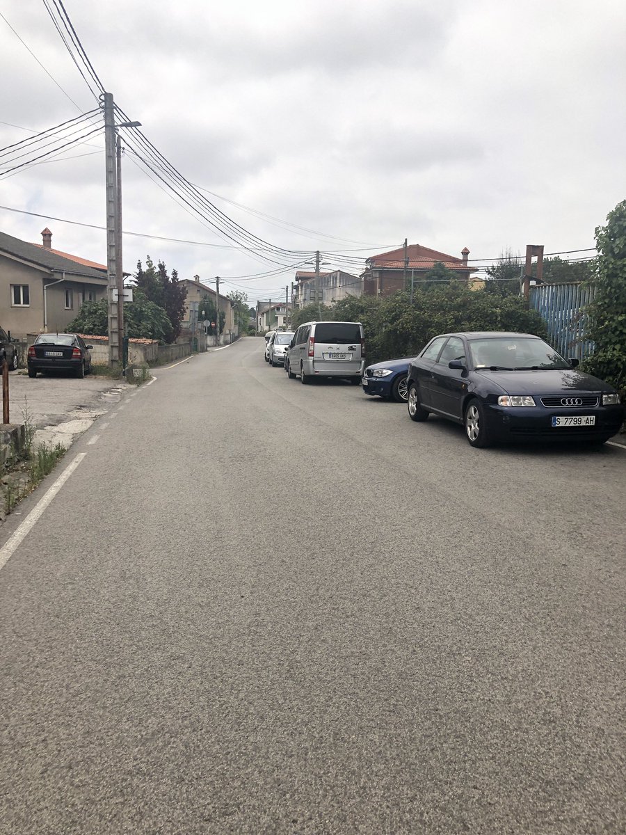 vecino_monte's tweet photo. Como en Monte no hay ley, aparco donde me da la gana. Y no, no es excepcional. El que no nos crea, que se dé una vuelta por el barrio #MonteLamentable #SantanderSucio @nalda_pedro @gemaigual @cdiazmaza https://t.co/yV1CfOOFmP