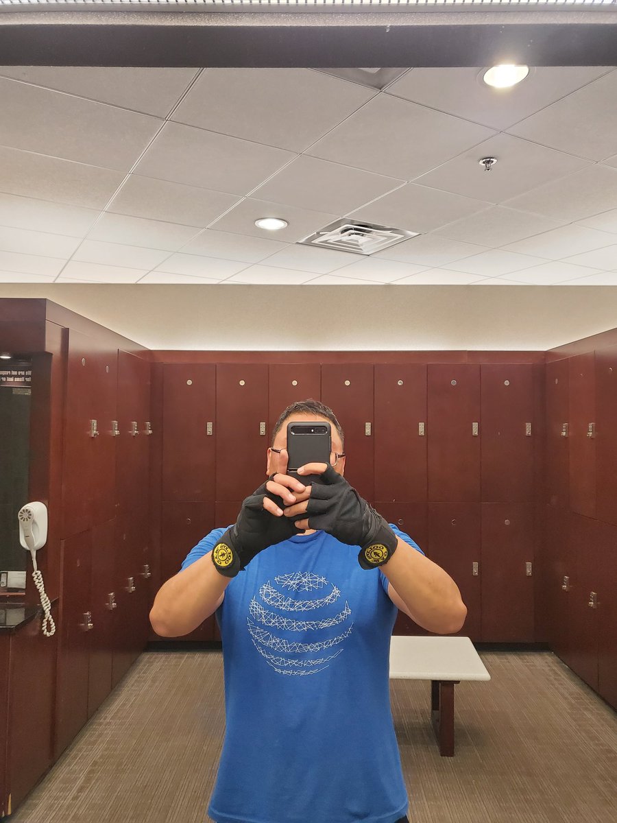 J_C_Keys's tweet photo. #KAMO #Streaking #WithClothes #ReppinTheGlobe #SS8 #W6D1 #ChestShoulderTri #Tabatas @KAMOkonnects @AlysonWoodard @Woody0709 @WesleyKyleNeal https://t.co/SgKeDXkfng