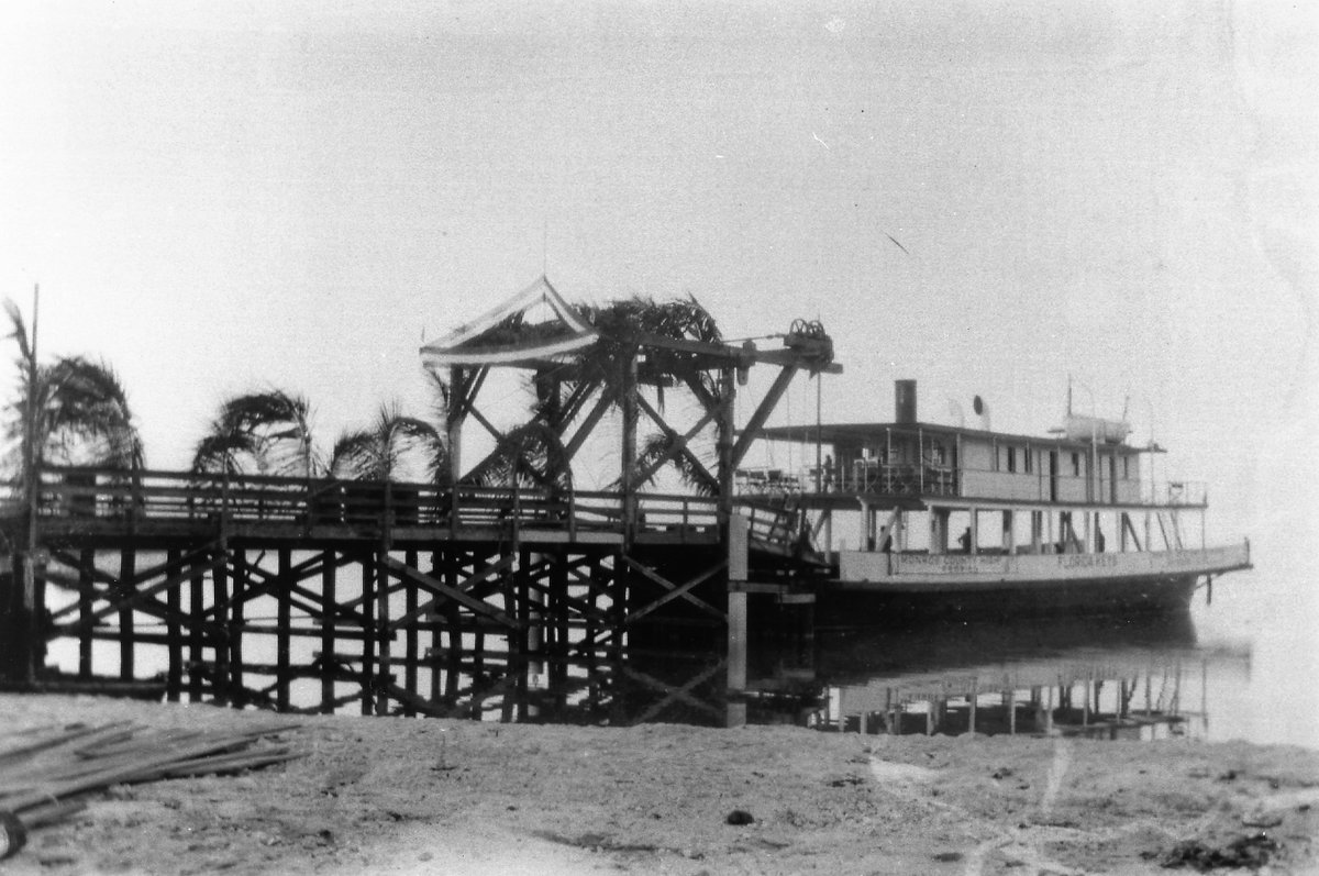 keyshistory's tweet photo. The automobile ferry #floridakeys at the Lower Matecumbe terminal. Prior to 1938, in order to drive to #KeyWest, it was necessary to take a four hour trip aboard this vessel to complete the drive. #Overseashighway #islamorada #nonamekey https://t.co/7hPZByeK0v
