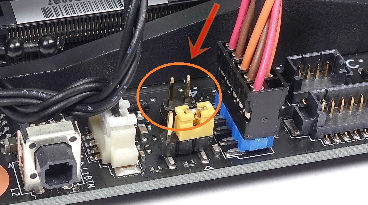 自作とゲームと趣味の日々 Ar Twitter Intel Nuc 9 Extreme Kitのcmosクリアはcompute Element右端にある2pinヘッダーの短絡 マニュアル自体を見つけにくい上に わかりにくい ケーブルの長い2pinスイッチ買って簡単に短絡できるようにしておくのがオススメ Xmpで