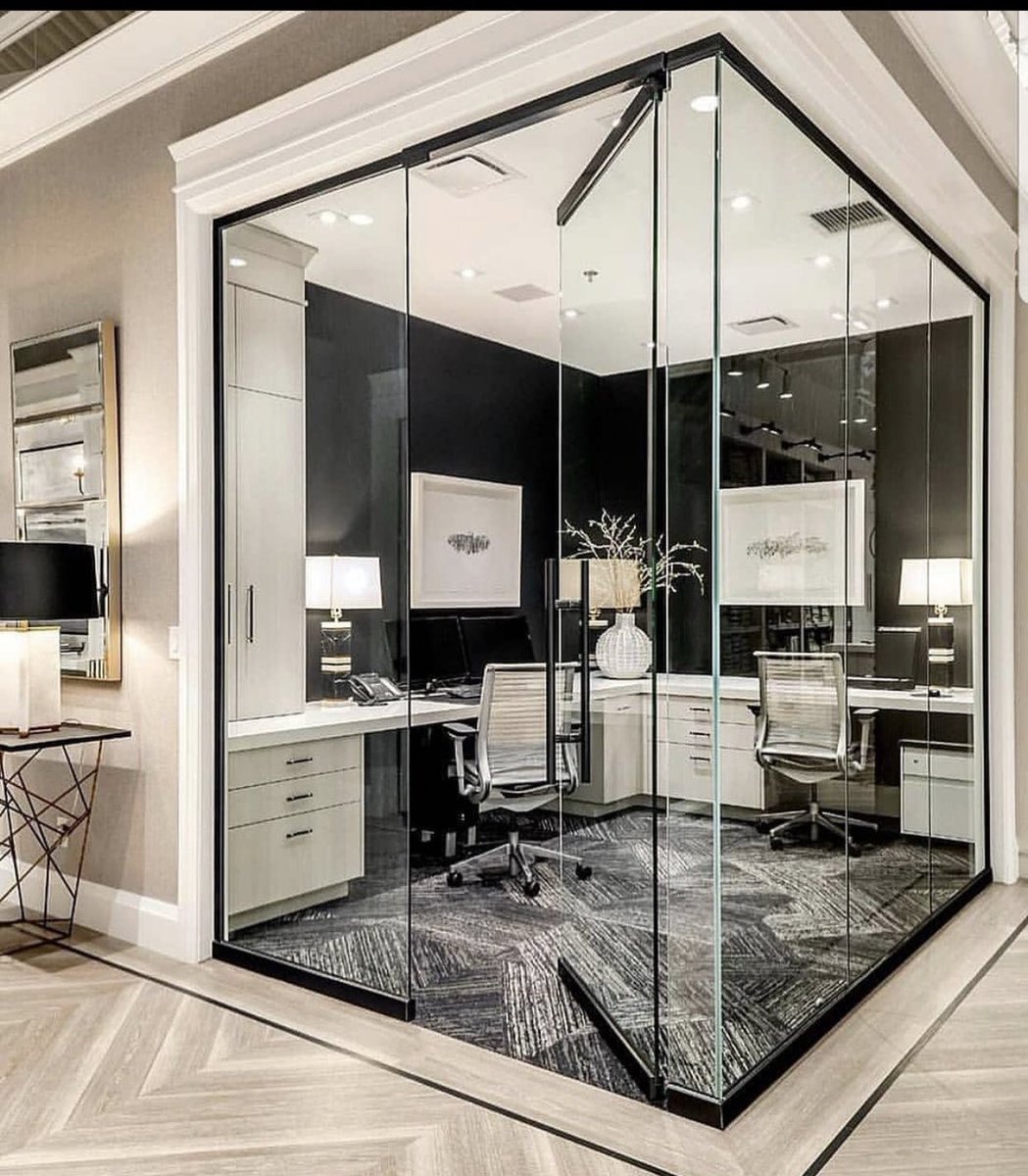 topmodel71's tweet photo. It’s Monday.
#homeofficeideas
#homeoffice
#moderen
#glassdoor
#officedream https://t.co/HCcTH4FFhQ
