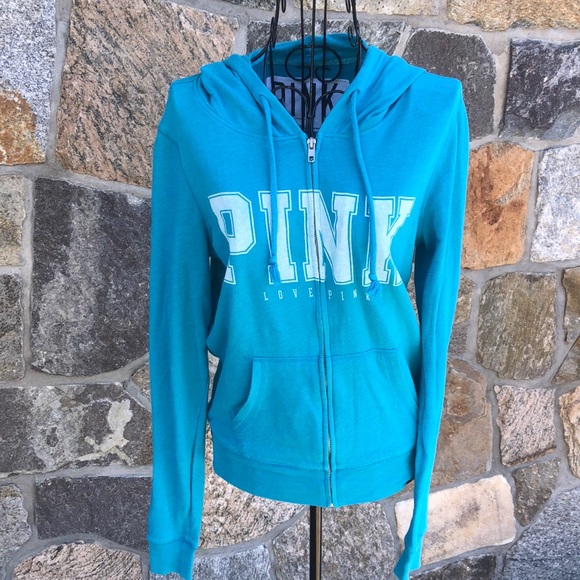 PlaidPosh's tweet photo. So good I had to share! Check out all the items I'm loving on @Poshmarkapp #poshmark #fashion #style #shopmycloset #pinkvictoriassecret #bdg #appleseeds: https://t.co/qZKci66PXQ https://t.co/kOzYFagc0V