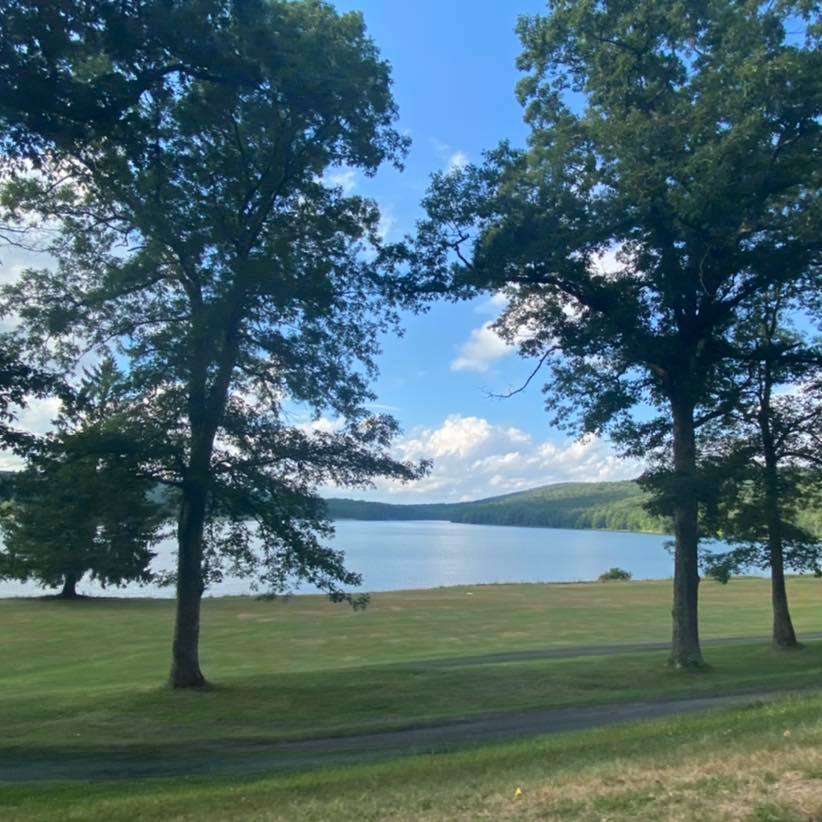 ALResort's tweet photo. Golf by the Lake, anyone? It’s going to be a great day! Open daily 7am - 6pm 🏌️‍♀️ https://t.co/dyK3IsZF89