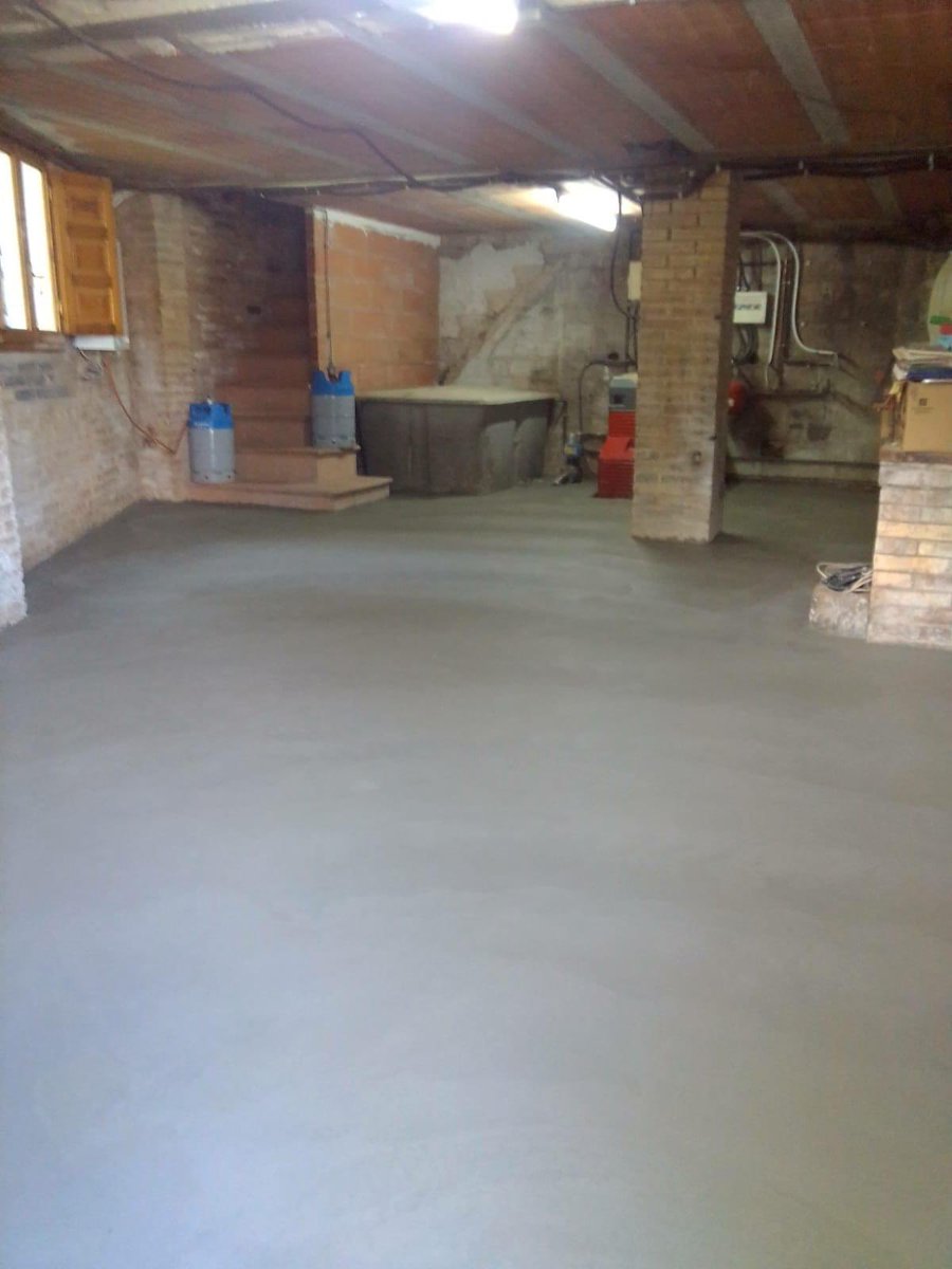 ConsSolco's tweet photo. 🔲 Avui us volem mostrar imatges el procés de pavimentació: formigó amb fibres.
#construcció #solsona #lleida #barcelona #cardona #manresa #projectes #somprofesionals #obres #obresdequalitat #tottipusdetreballsenobra #paviments #treballsdemanteniment #manteniment #reformes https://t.co/ZHEHxIfVpA