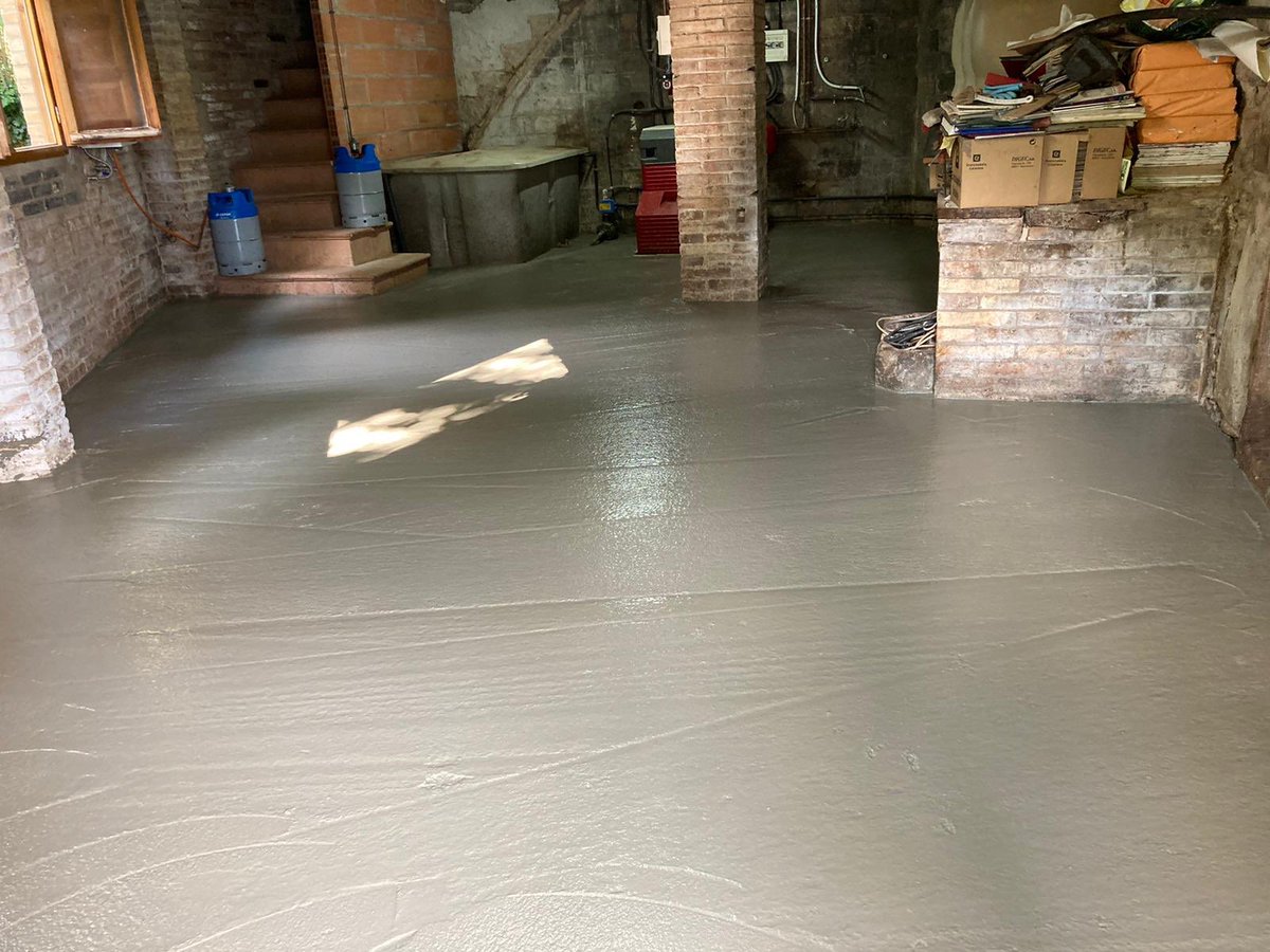 ConsSolco's tweet photo. 🔲 Avui us volem mostrar imatges el procés de pavimentació: formigó amb fibres.
#construcció #solsona #lleida #barcelona #cardona #manresa #projectes #somprofesionals #obres #obresdequalitat #tottipusdetreballsenobra #paviments #treballsdemanteniment #manteniment #reformes https://t.co/ZHEHxIfVpA