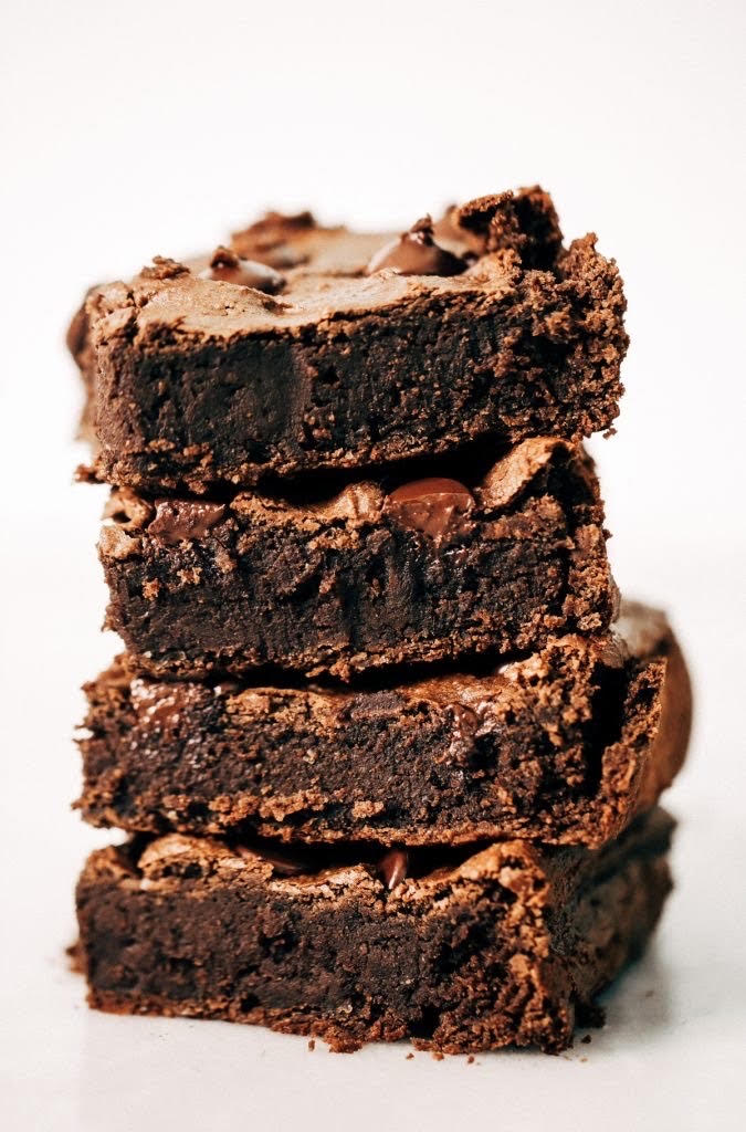 planet_protein's tweet photo. This just happened.... Chickpea Flourless Brownies 🤤
Recipe on the blog! https://t.co/2FspRCU0Nw https://t.co/DJkww1aSiM