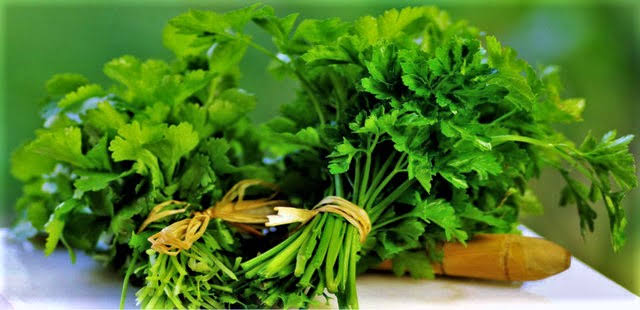 Öğünlerle birlikte yeşillik tüketmek sindirime yardımcı olur.