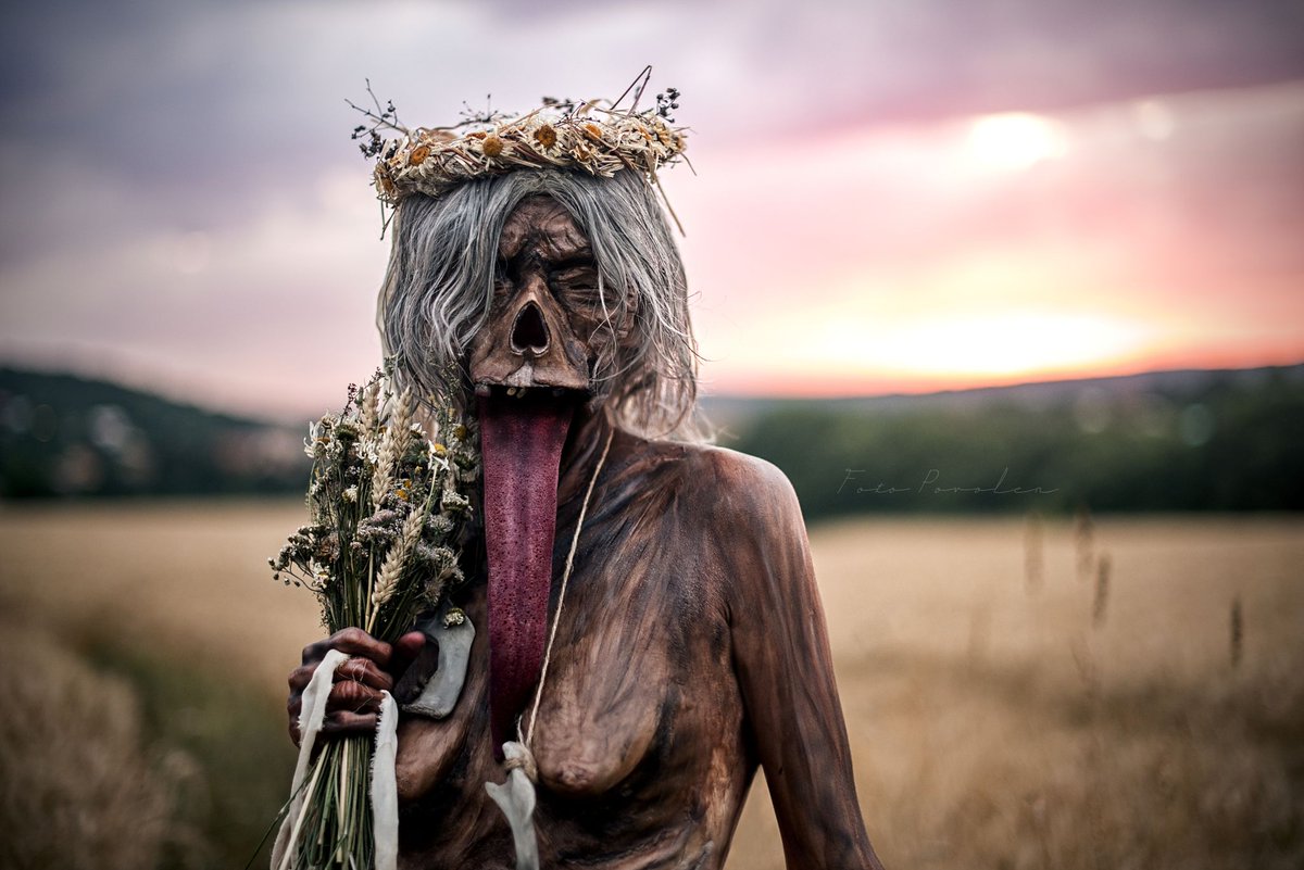 ghaicosplay's tweet photo. "Driven mad with pain and anger, they wander the fields searching for their unfaithful lovers..."

Character: Noonwraith (Witcher 3)
Photo: @VratnaZdenka 
FX helper: Filip Jansta
Helper: Oldřich Pechar
Location: Fantasy Vesnička Čísovice

#witcher3 #cosplay #sfx #makeup https://t.co/8W11p91sdC