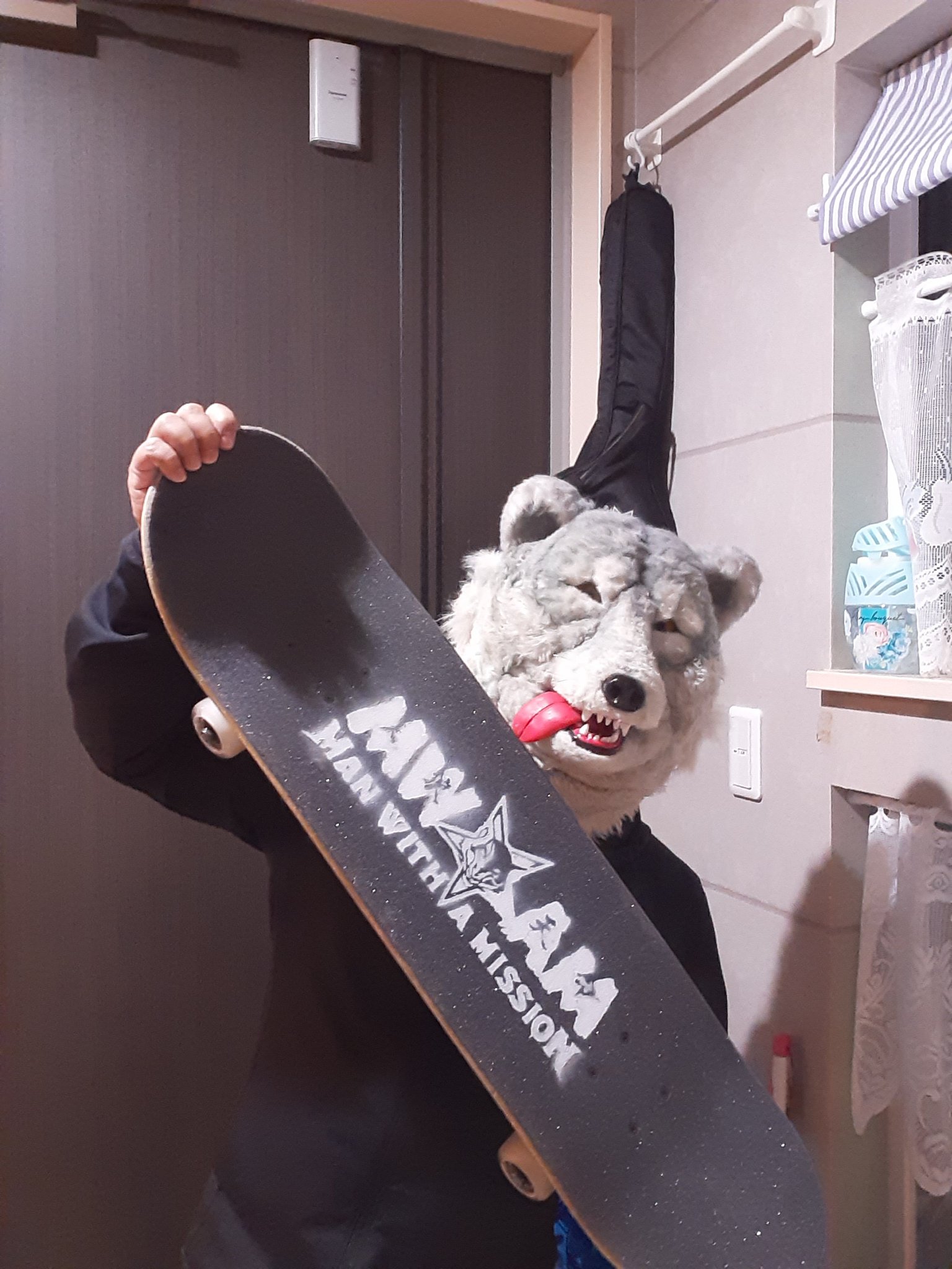 マンウィズ　MAN WITH A MISSIONメンバーサイン入りスケートボード マンウィズMAN WITH A MISSIONメンバーサイン入りスケートボード