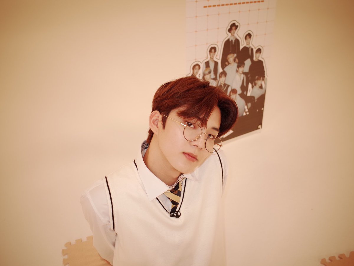WE_THE_BOYZ's tweet photo. [큐] 교복 좋아🤓 https://t.co/8Vmgbh3Qui