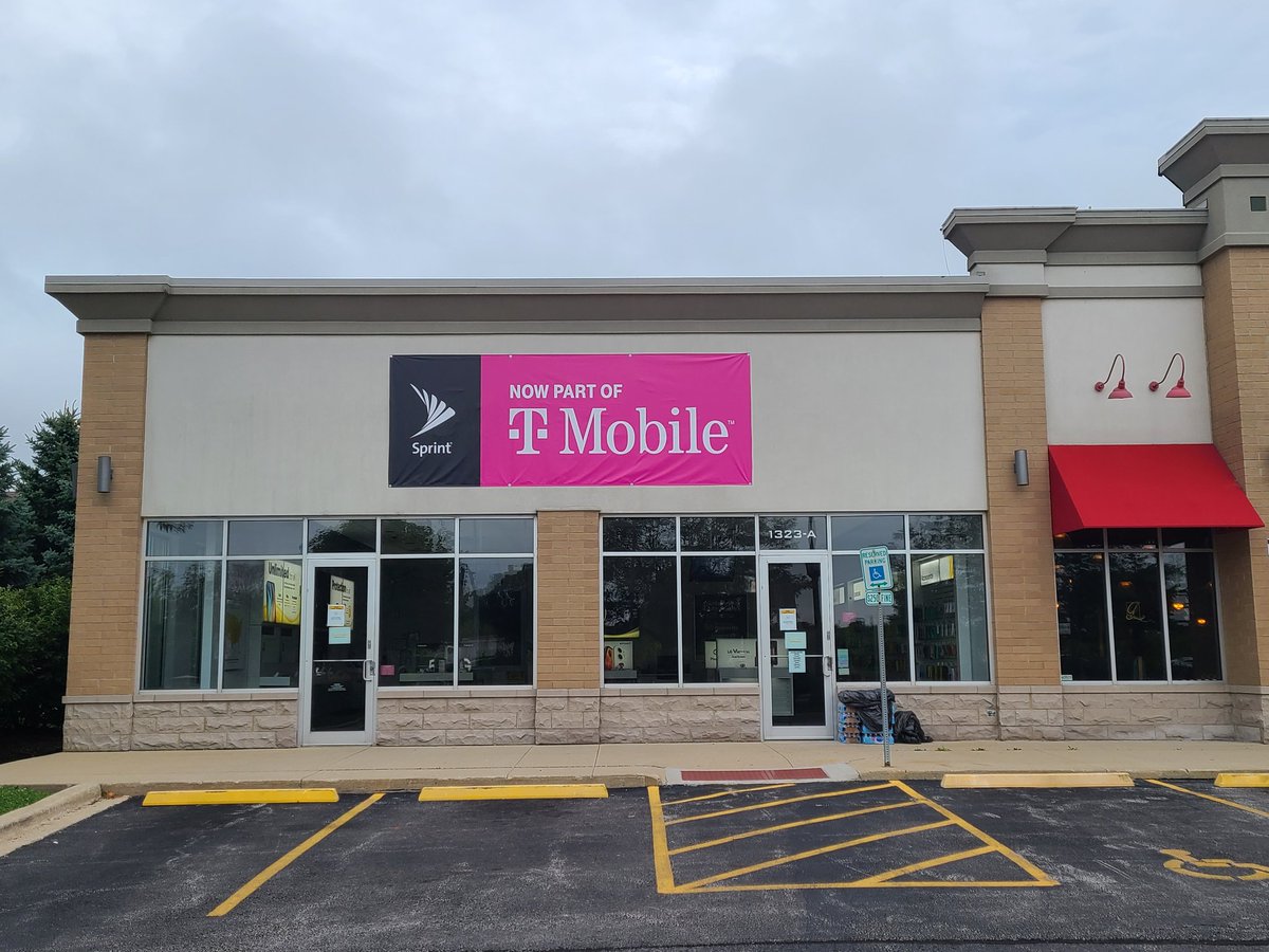 PatrickCagle8's tweet photo. The Countdown is getting closer and Closer! Let's Go!!!!! Coming Soon August 2nd #Day1 #TeamMagenta #TheWolvesOfLakeSt #CCSIlliest #TheForceOfILNorth #Day1 https://t.co/nMv0u6zlmo