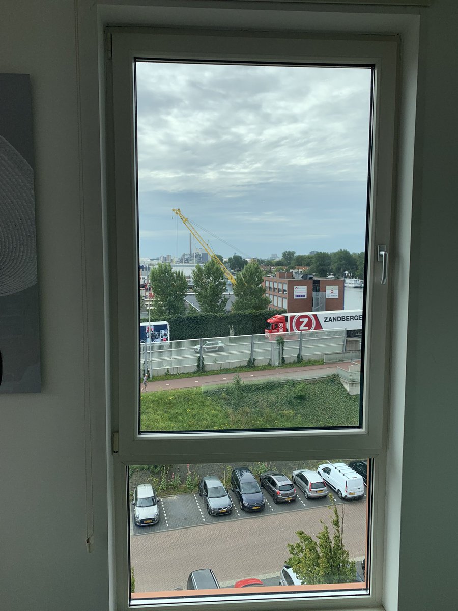 ClaidMail's tweet photo. Bij een #appartement in @Zaandam de ramen voorzien van onze #nanofolie #warmtewerend #isolerend #volledigtransparant https://t.co/SIN8nRxdPo