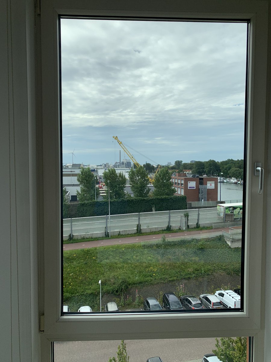 ClaidMail's tweet photo. Bij een #appartement in @Zaandam de ramen voorzien van onze #nanofolie #warmtewerend #isolerend #volledigtransparant https://t.co/SIN8nRxdPo