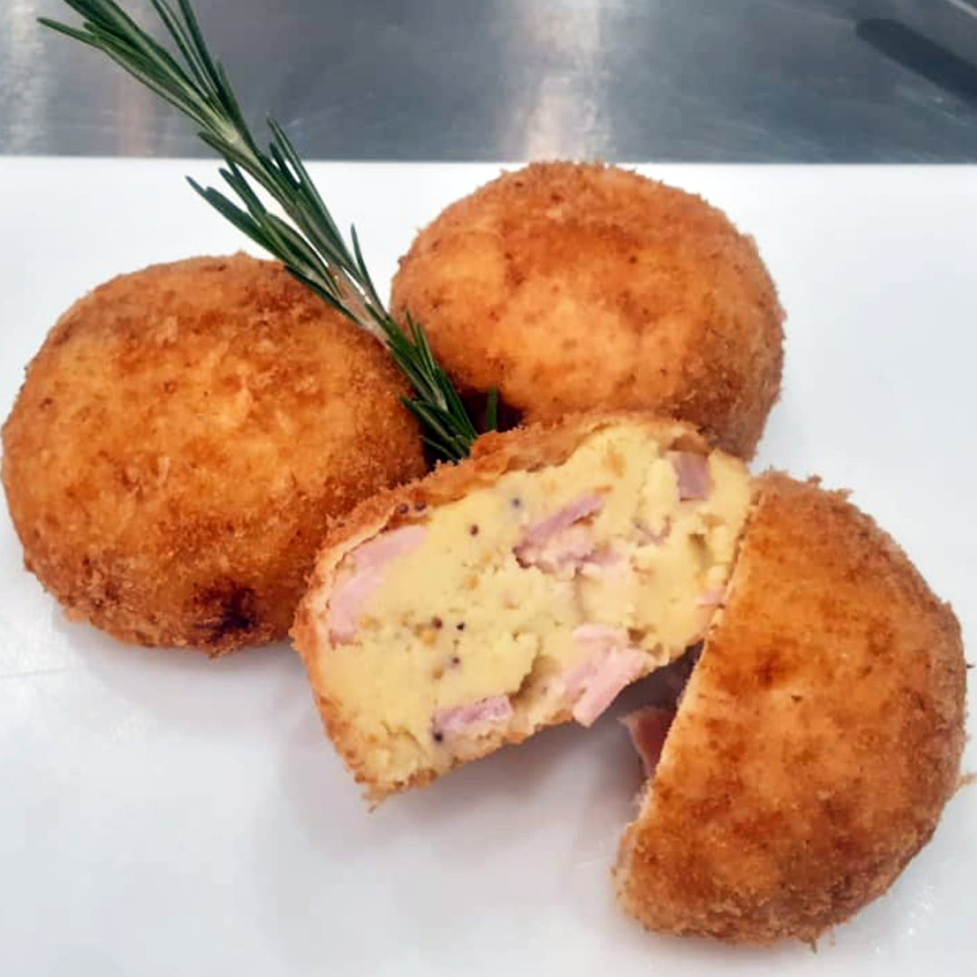 GarveysSV_CI's tweet photo. Our gourmet deli range freshly made in store. 😋
#GarveysSuperValu #Castleisland https://t.co/tfZkgCWwWH