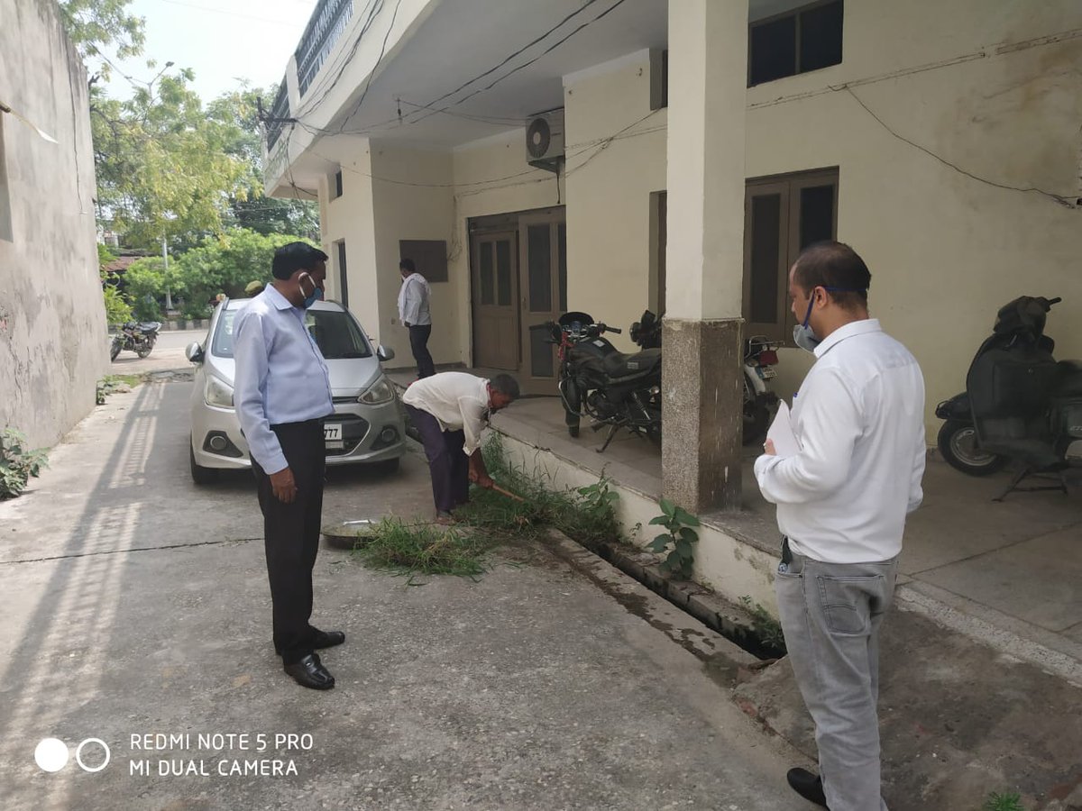 Ward 34 patel nagar , 32 new madi mai safai karya ka nirikshan and safai karya karaya gaya <a href="/DmMuzaffarnagar/">DM MUZAFFARNAGAR</a> <a href="/ChetanChauhanCr/">Sangeeta Chetan Chauhan</a> <a href="/CMOfficeUP/">CM Office, GoUP</a>