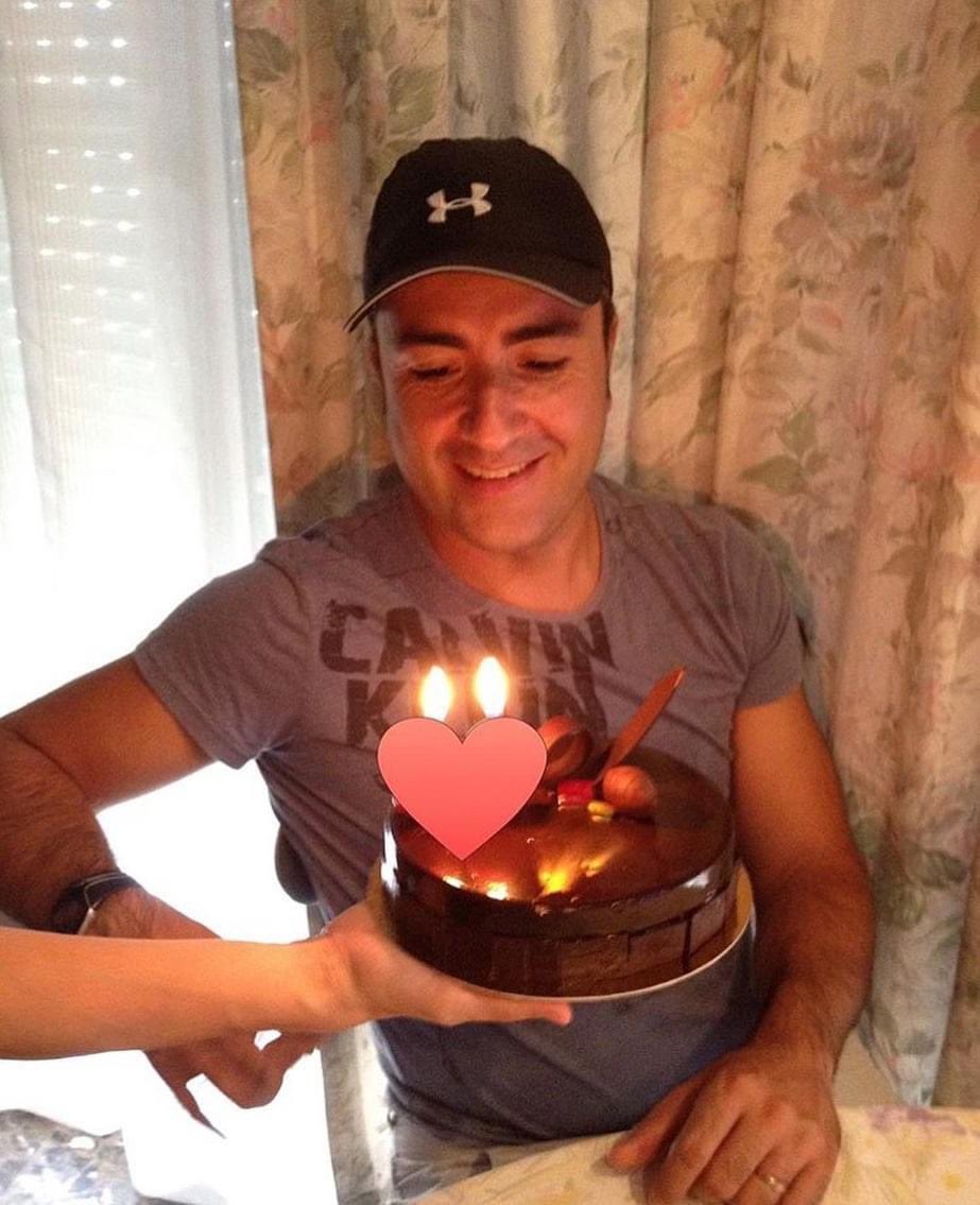 pablojmarcos's tweet image. Feliz cumpleaños allá donde estés Hermanito. 
Te echo mucho, mucho de menos. Seguimos caminando juntos en cada paso. 
Tú me enseñaste a soñar y nos quedan muchos sueños que conseguir🤜🤛
#yourheartbeatinmyheart 💚❤️#strengthscience #sportscience