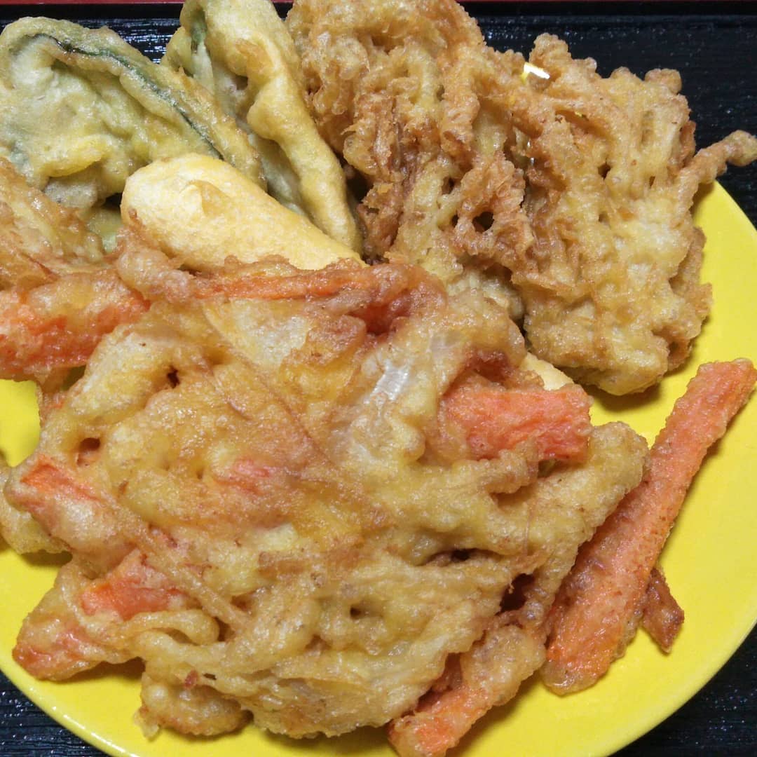 しなのogozo 今日の晩ごはん 旬の野菜天ぷら 小麦粉と大豆粉のハーフハーフで低糖質 少しヘルシーですか おいしい オリーブオイルで揚げて大満足 T Co Ltjgjwmkae オリーブオイル てんぷら 大豆粉 山のオリーバ エライア 信州野菜