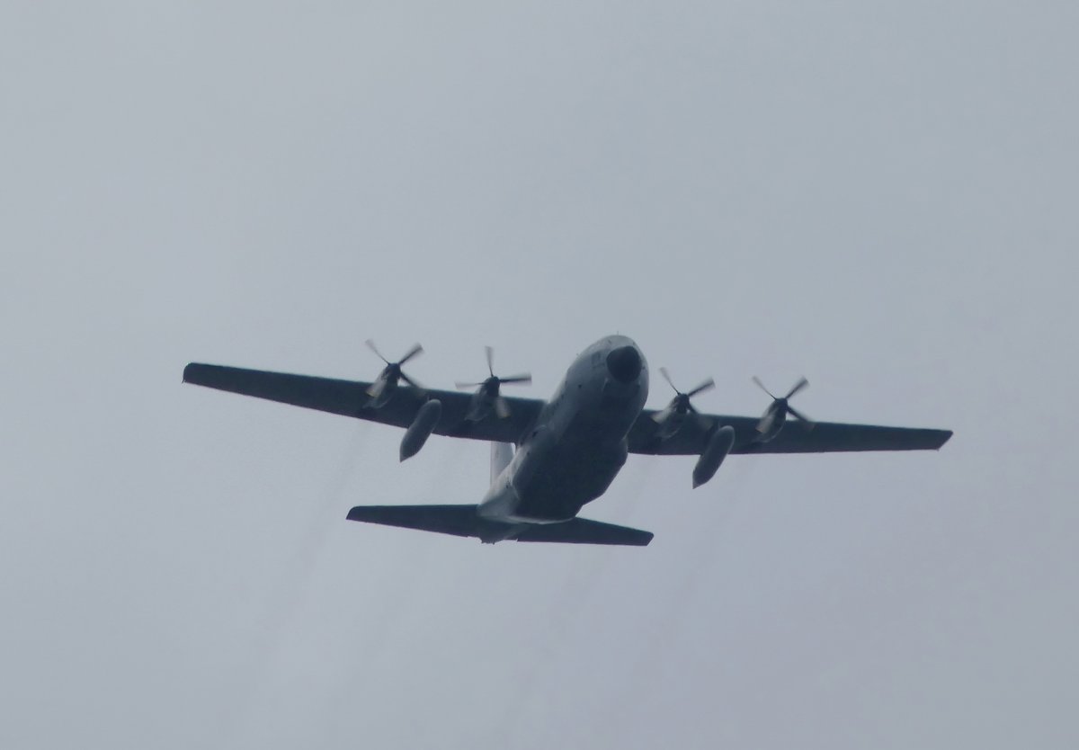 EHEH_Spotter's tweet photo. Belgian Air Component Lockheed C-130H Hercules (CH-05, #44F425) as flight #BAF670 on route to Volkel airbase @ FL30 (EHEH rain #garden )
#potn #avgeek #BAF #C130 https://t.co/QCar1ZmdaH