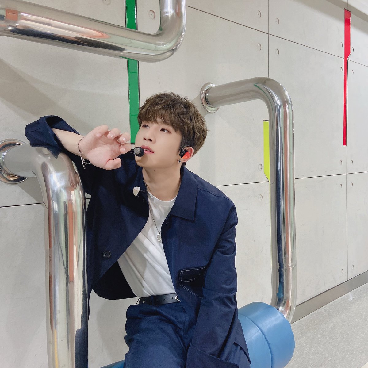 ASTRO_Staff's tweet photo. [#ASTROSTAFF 시선👀]

아니🙅‍♂️그래🙆‍♂️ 진진ver.
아련 아련 열매 과다 섭취...⭐️

#ASTRO #AROHA #아스트로 #아로하  #JINJIN #진진 https://t.co/zT8wSYqCEd