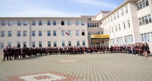 UlviyeMATLIFen's tweet photo. KARACABEY ULVİYE MATLI FEN LİSESİ ÖĞRENCIMİZ DENİZ KURT, YKS SAYISALDA TÜM SORULARI DOĞRU YAPARAK TÜRKİYE 379. OLMUŞTUR. BİZE BU MUTLULUĞU VE GURURU YAŞATAN ÖĞRENCİMİZİ TEBRİK EDERİZ. AYRICA EMEĞİ GEÇEN TÜM ÖĞRETMEN ARKADAŞLARIMIZA TEŞEKKÜR EDERİZ.   https://t.co/XvG6wig9Xd https://t.co/WPioL6fsJJ