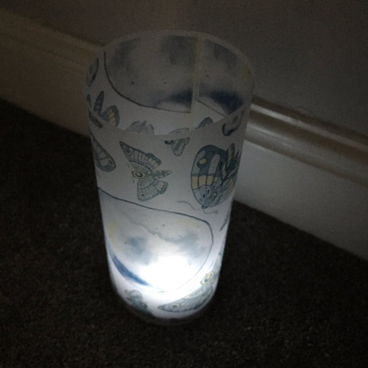 Experimenting with printing onto semi-transparent paper to make a little tea/fairy light lamp! No flames, just battery LED lights only!! Safety first 👷‍♀️👷🏾‍♂️ What do you think? Would you buy one? Work in progress, so improvements to be made but what do you think to the idea?