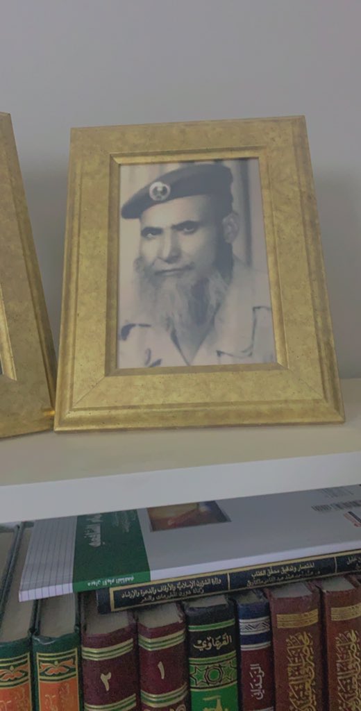 _o1wi's tweet photo. حفيد شايب له مع المجد طالات
شهم كريم معرب الجد و الخال 
مرحوم يالي ذكره الطيب مامات 
��كر السنافي والبطل رمز الابطال  
جدي مفرح فالعصور القديمات 
يلطم بحد السيف في وجيه الانذال https://t.co/FLaAP0TaOW
