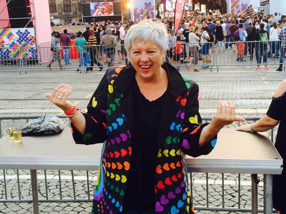 erikazeegers's tweet photo. Leef je leven door de ogen van jezelf, niet door en voor die van de ander. #AlwaysProud #PRIDE2020 #BiHappy https://t.co/mD4etSVe3I