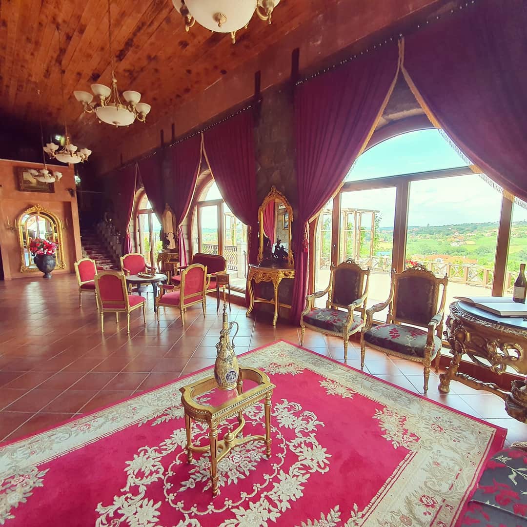Koji je Vaš omiljeni kutak u vinariji? 
-----------
What's your favourite spot at the winery?

#pikoplenac