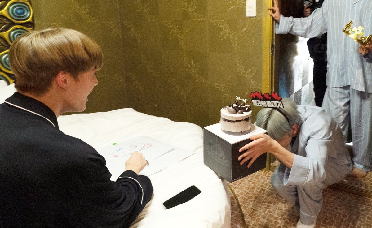 oh_willyou's tweet photo. เค้กก้อนแรก = นั่งทับ
เค้กก้อนที่สองเลยแทบจะหมอบคลานมาให้ 555555555 https://t.co/CV2rUGR8kZ