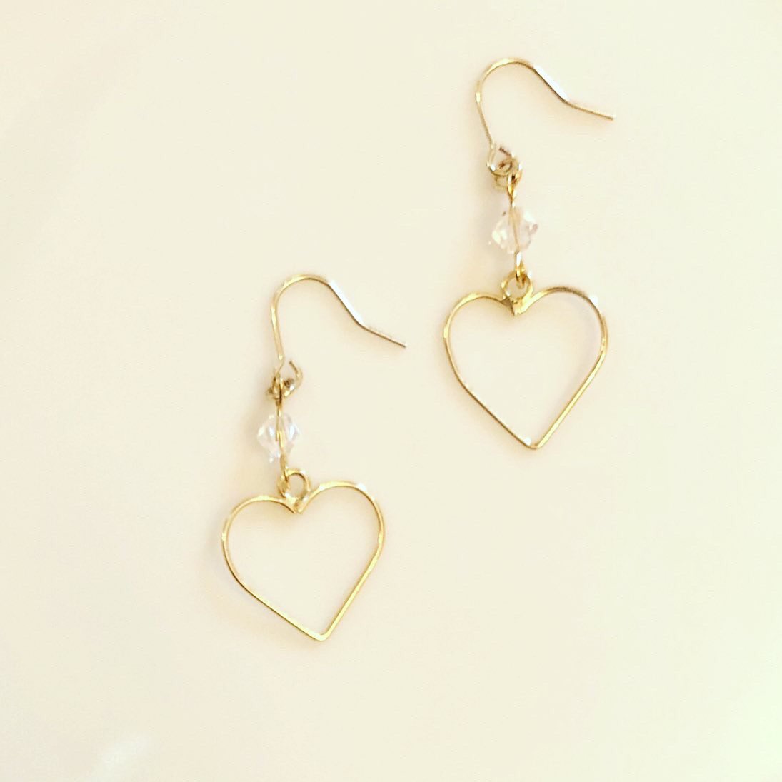 PierceLoves's tweet photo. スワロのビーズ×ハートのピアス👂

初作品❤️

#ハンドメイド好きな人と繋がりたい #ハンドメイドピアス #ハンドメイドアクセサリー #スワロフスキーハンドメイド #パーツクラブ https://t.co/YkJ8R69pHs