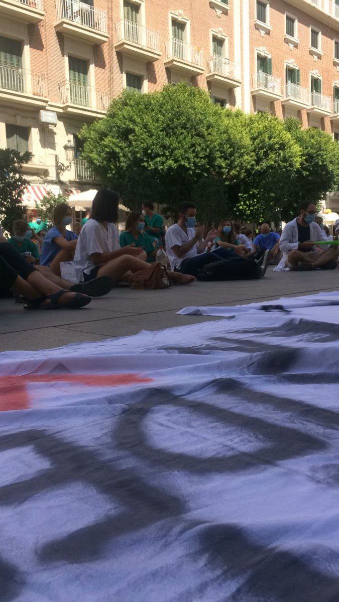 AlvGomNie's tweet photo. Paciente escucha: los MIR están en lucha @huelgamircv @huelgamirmadrid #HuelgaMIRcv #huelgaMIRcvalenciana #huelgaMIR #huelgaMIRMadrid @anabarcelochico @GVAsanitat https://t.co/lTmot8Pdhb