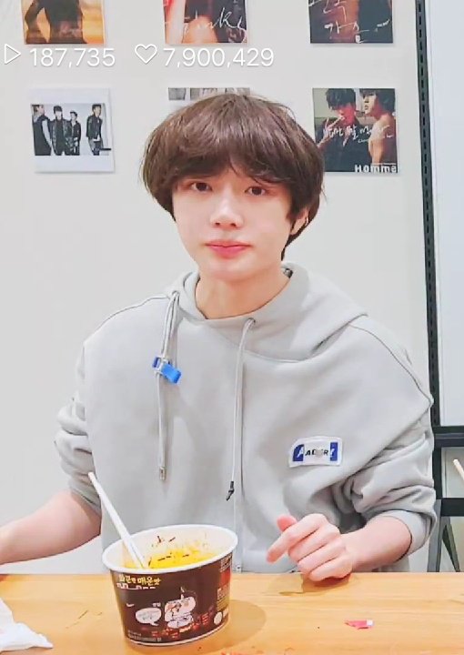 prodkthn's tweet photo. i missed you :((
#5MWITHTXT
#TXT5MPARTY
#TOMORROW_X_TOGETHER
#투모로우바이투게더
@TXT_members @TXT_bighit https://t.co/YhXRpXN1TI