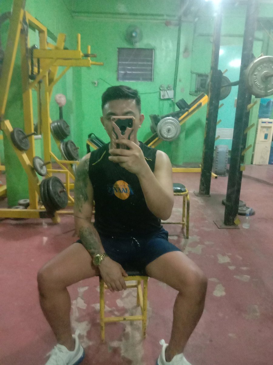 Michael27684710's tweet photo. Pabalhas gamay!! 🤣😂
#masahista#iloilo#massuer https://t.co/Vkcx1E2vXC
