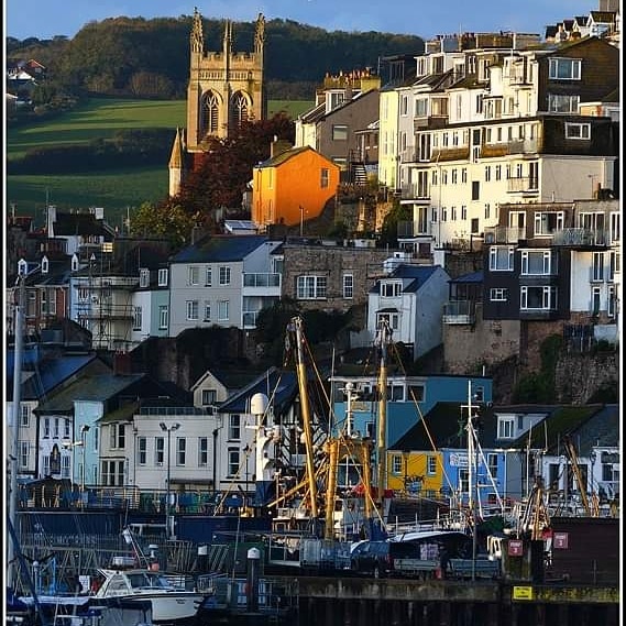 filmtorbay's tweet photo. Look out for #Torbay on TV on tonight's episode of Devon and Cornwall on @channel4. Filmed pre Covid, featuring our #naturallyinspiring bay including Brixham and the coastline. #englishriviera #filmedintorbay #filminginengland @torbay_council #locationmanager #locationscout https://t.co/zGJZOhAaOZ