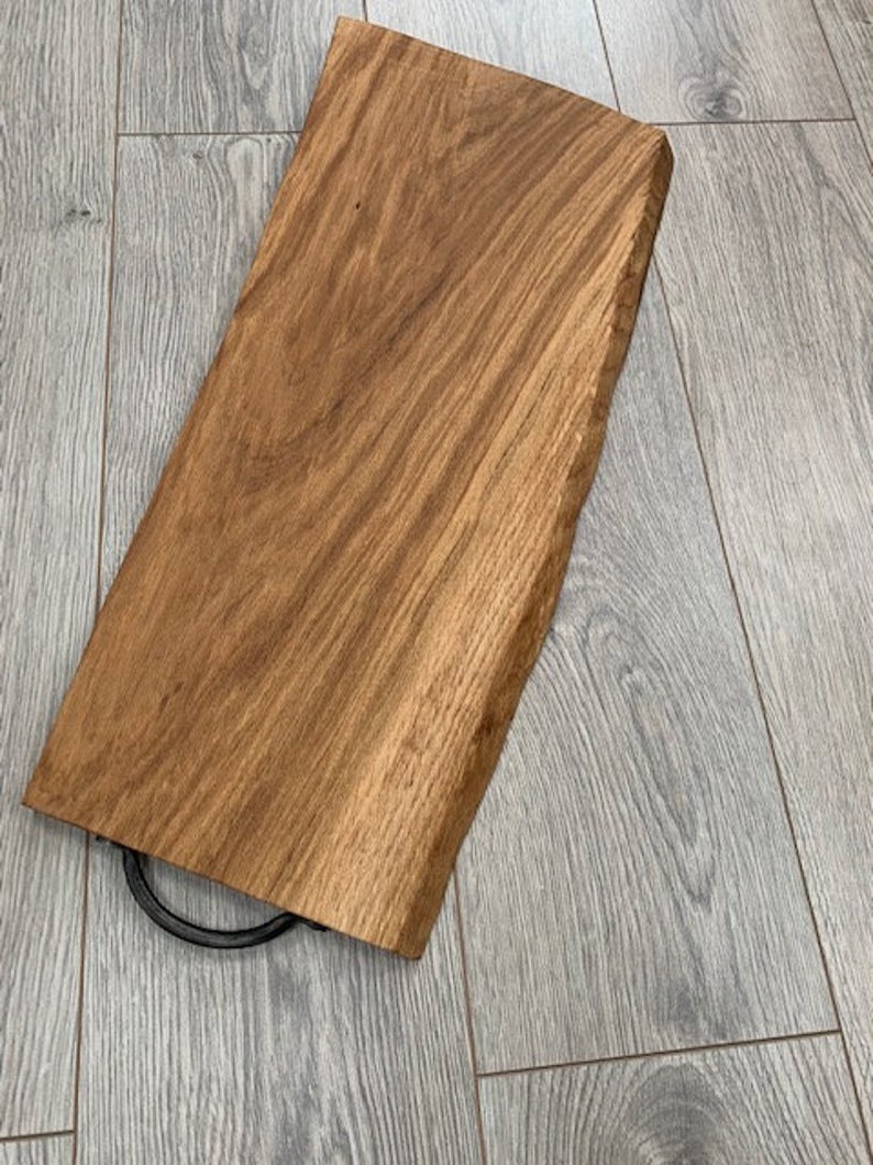 SimplyCrafted1's tweet photo. 🙌25% off Waney Edge Boards 🙌
Head to our Etsy page to see this great offer and our whole range 👉 https://t.co/od5iBLMQ6o
#oak #handmade #handmadeintheuk #handmadewithlove #handcrafted #supportlocal #supportsmallbusiness #SMEs #servingboards https://t.co/mcgqy4Jc3Q