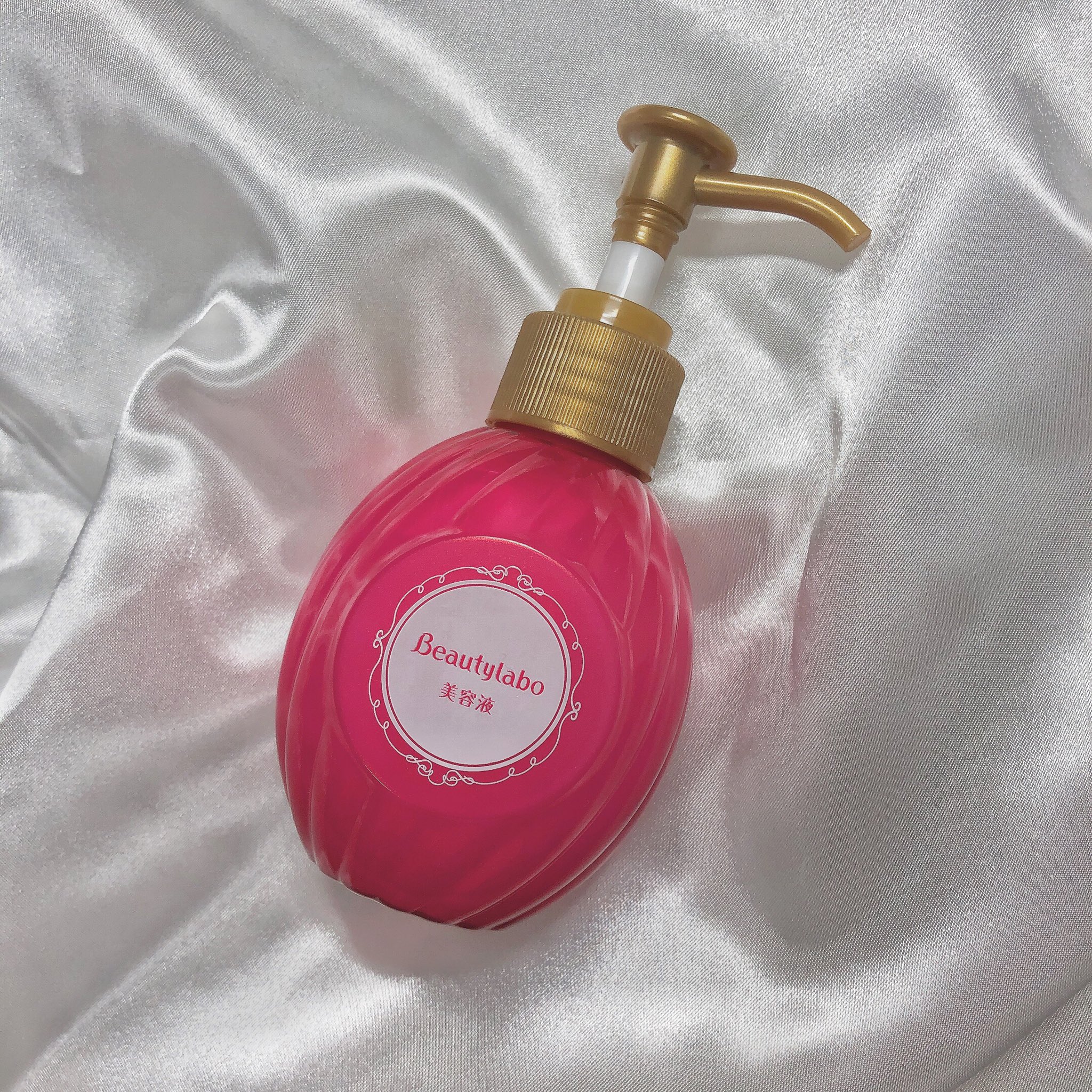めるも ずっと使ってたヘアオイル が合わなくなって買ってみたヘアトリートメント いつも髪乾かす前に使うんだけど 髪のサラサラ度が凄すぎてずっと触りたいくらいの髪になる 私の髪質は くせ毛剛毛で最悪なんだけど雨の日でも爆発しなくなったし一生使う めるも ずっと使ってたヘアオイル が合わなくなって買ってみたヘアトリートメント いつも髪乾かす前に使うんだけど 髪のサラサラ度が凄すぎてずっと触りたいくらいの髪になる 私の髪質は くせ毛剛毛で最悪なんだけど雨の日でも爆発しなくなったし一生使う