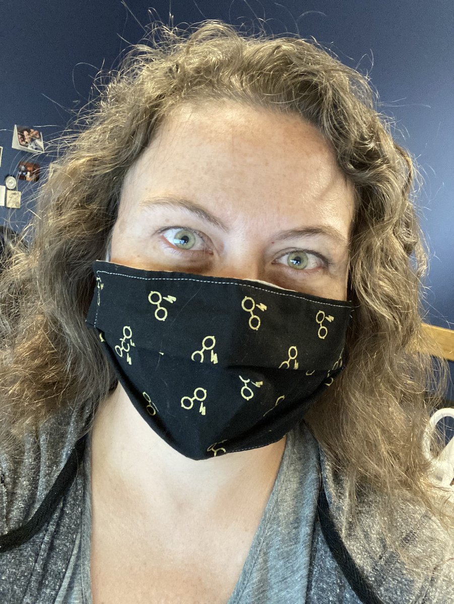 producer_peggy's tweet photo. Adding a little magic to my Monday #HarryPotterMask
#MaskUpMondaySTL https://t.co/nkBBf0Te4q